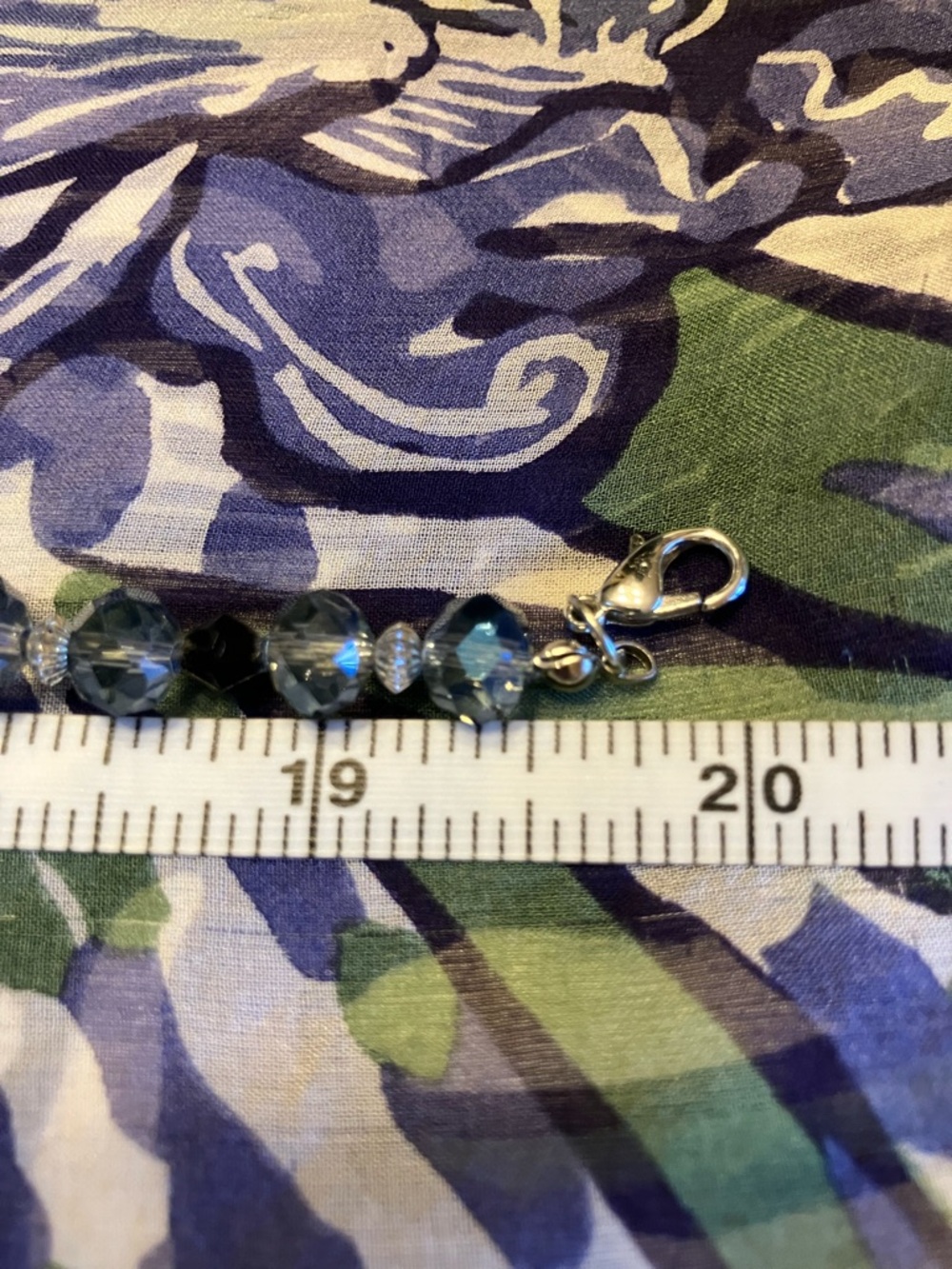 CRYSTAL NECKACE AND MATCHING CLIP EARRINGS - Picture 3 of 16
